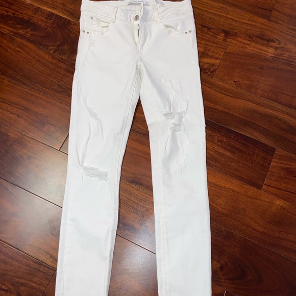 White Ripped Jeana - Picture 1 of 4